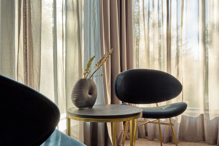 Room 27 of 48
