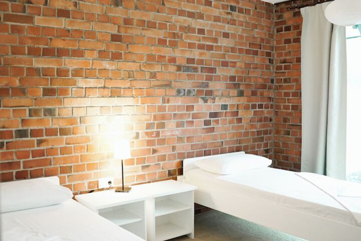 Room 15 of 76