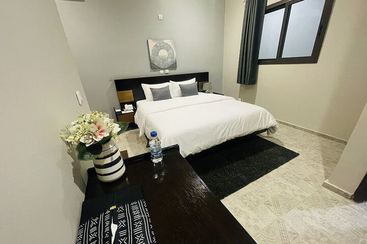 Room 32 of 42