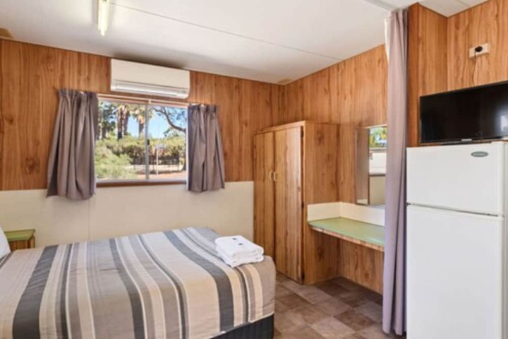Room 16 of 130
