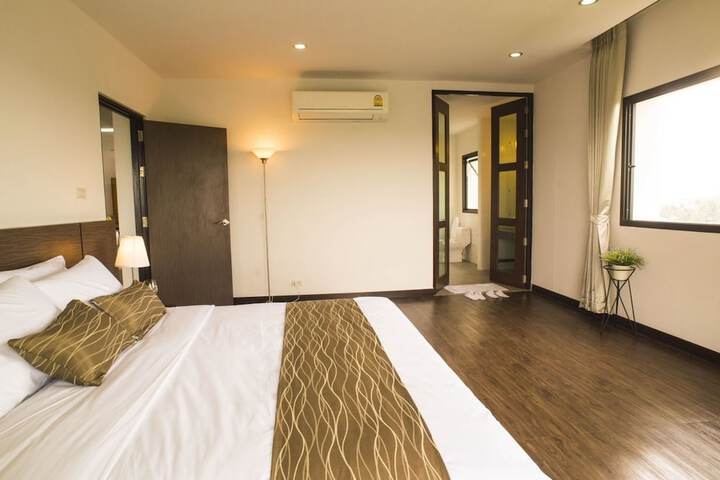 Room 5 of 65