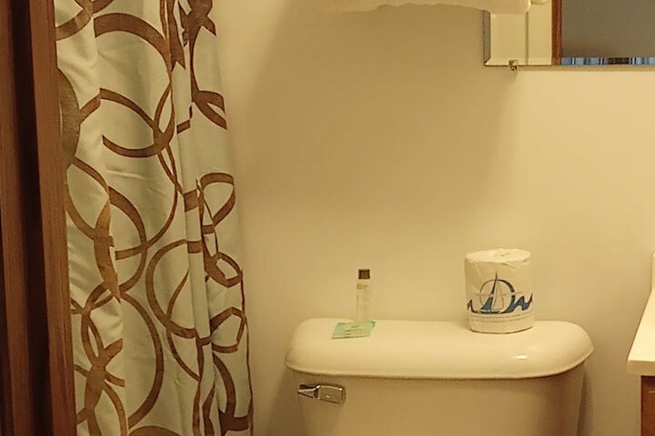 Room 16 of 18