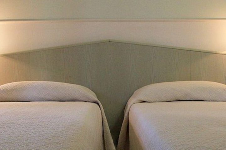Room 3 of 47