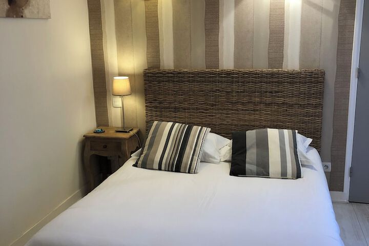 Room 8 of 32