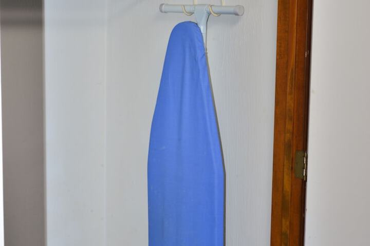Iron/ironing board