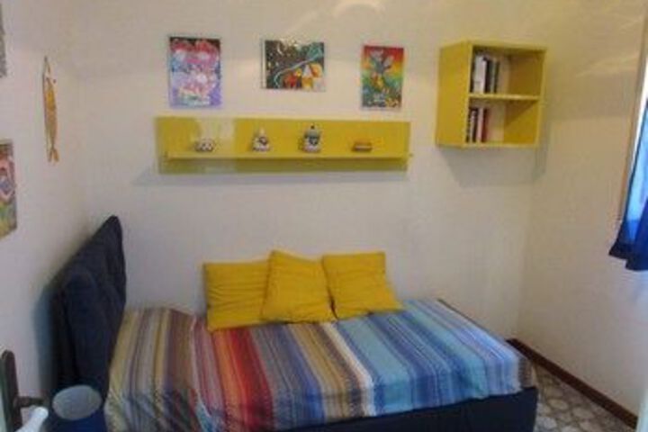 Room 8 of 23