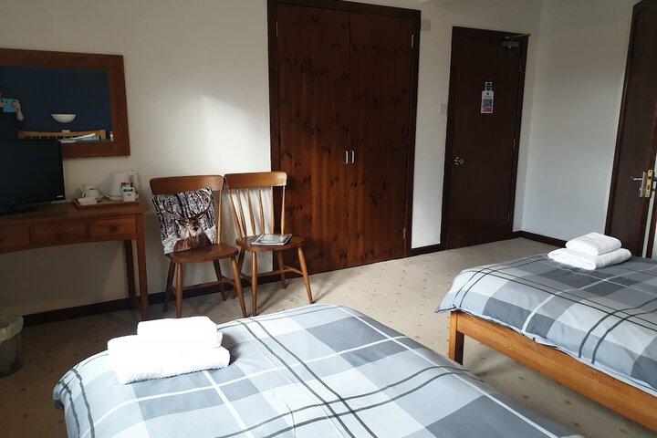 Room 2 of 38
