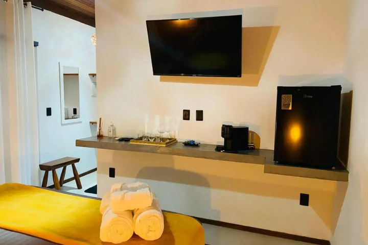 Room 4 of 19