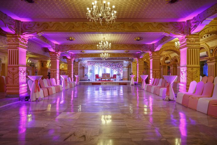 Ballroom/Hall 89 of 110