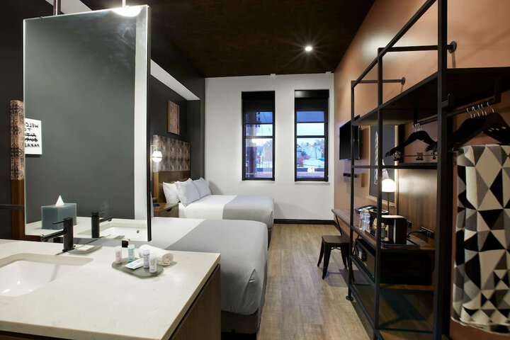 2 Double Beds (5 of 10)