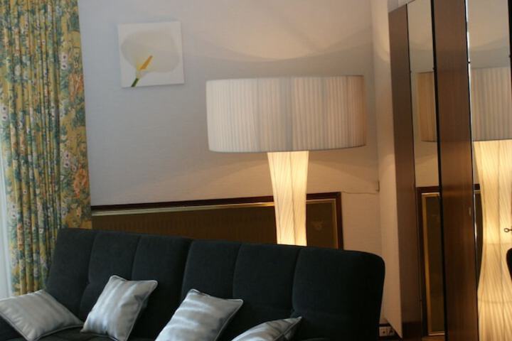 Room 10 of 38