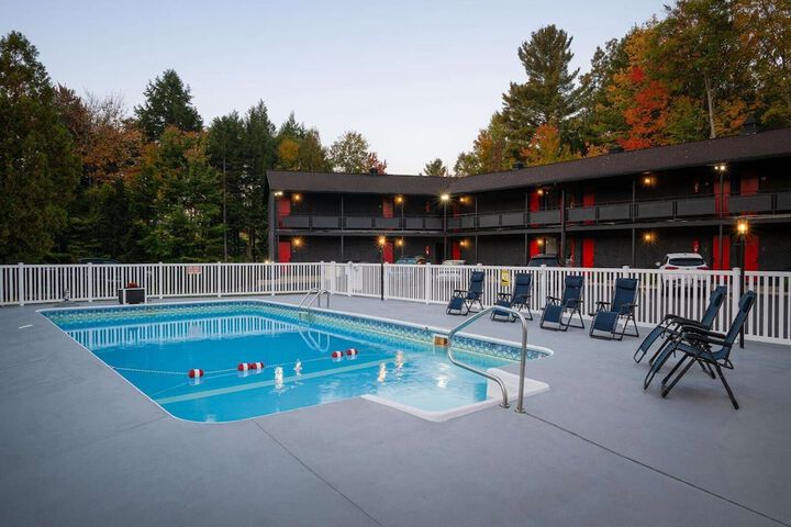 Pool 32 of 40