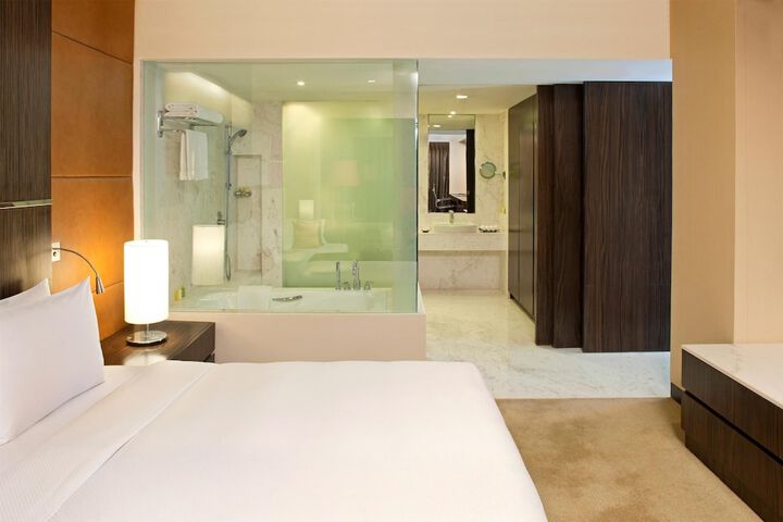 Room 21 of 100