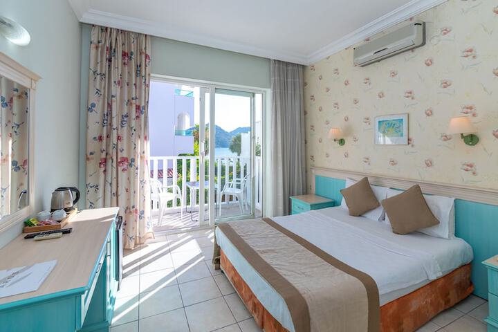 Room 3 of 41