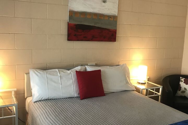 Room 2 of 41