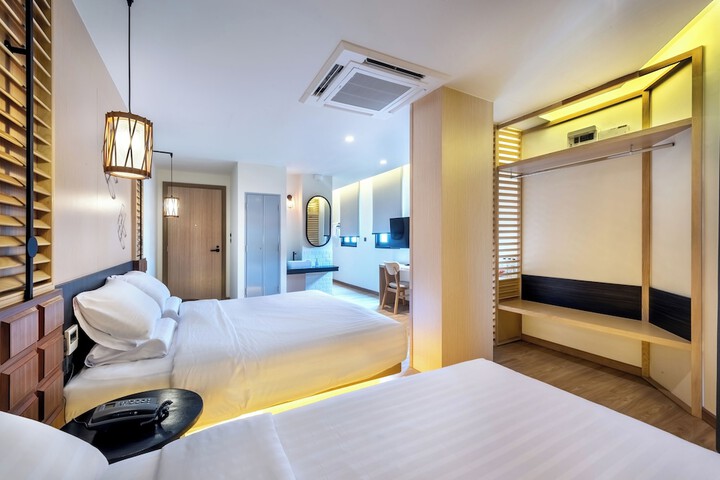 Room 49 of 90