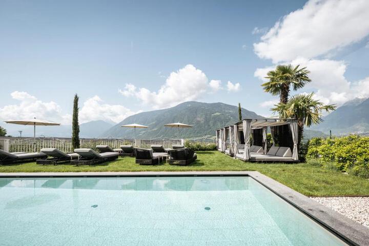 Small & Beautiful Hotel Gnaid
