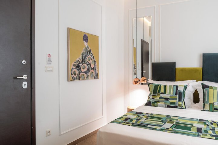 Room 16 of 83
