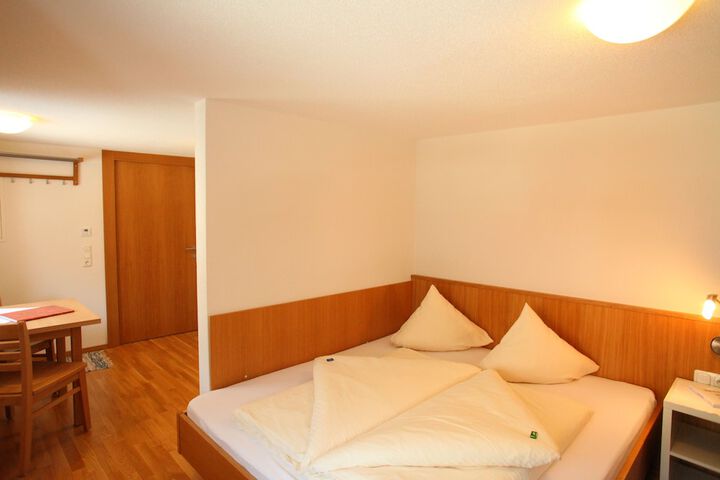 Room 6 of 61