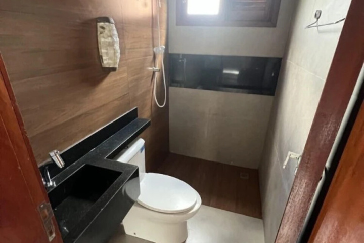 Room 7 of 15