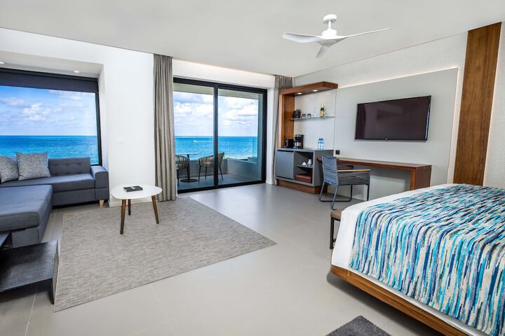 Room 15 of 122