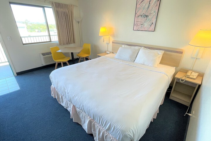 Room 12 of 74