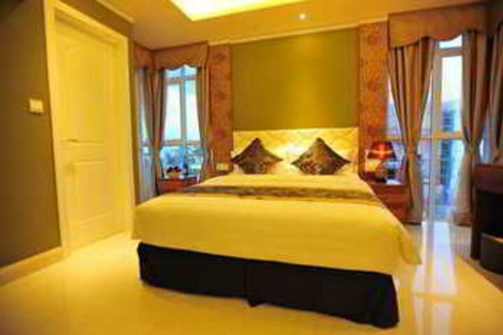 Room 17 of 27
