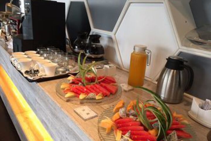 Breakfast/Coffee Service 6 of 38
