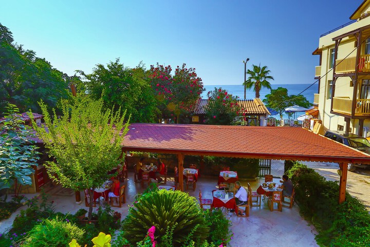 Hotel Exterior 17 of 17