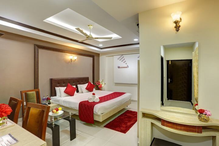 Room 9 of 33