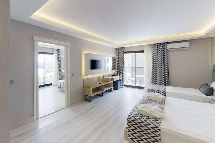 Room 18 of 74