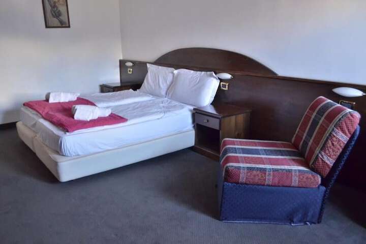 Room 21 of 39