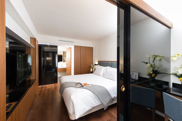 Room 12 of 52