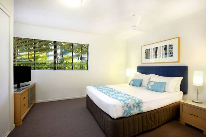 Room 4 of 37