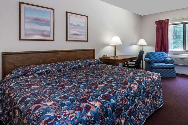 1 King Bed (13 of 13)