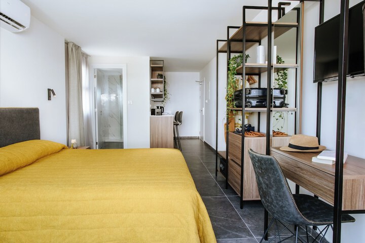 Room 42 of 91