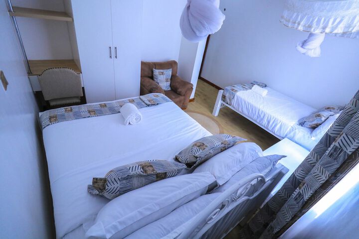 Room 3 of 66