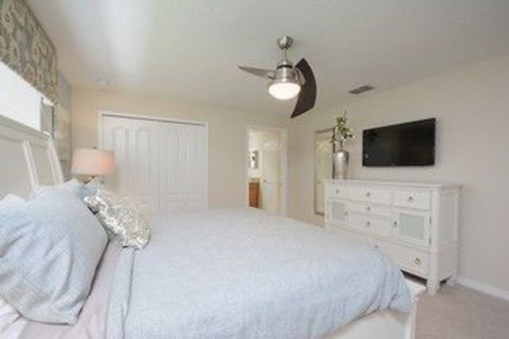 Room 9 of 20