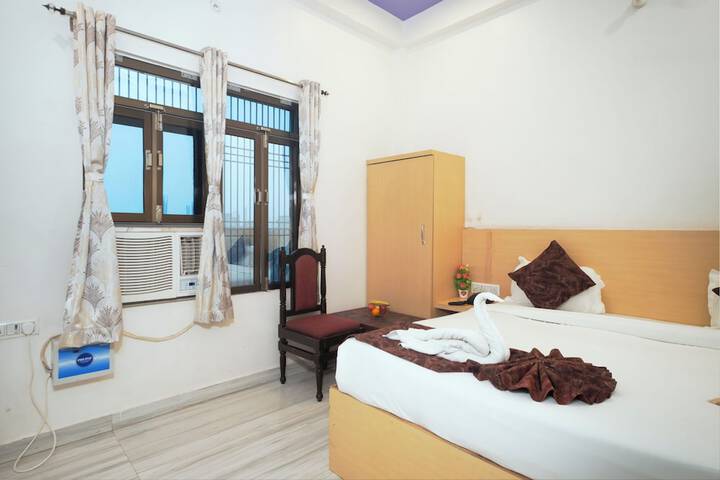Room 7 of 30