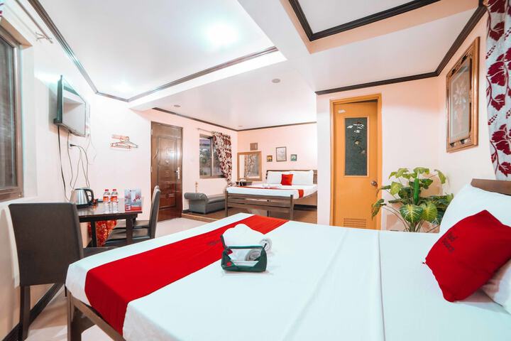 Room 9 of 12