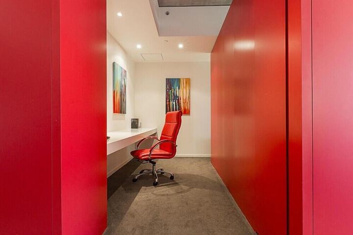 Room 10 of 13