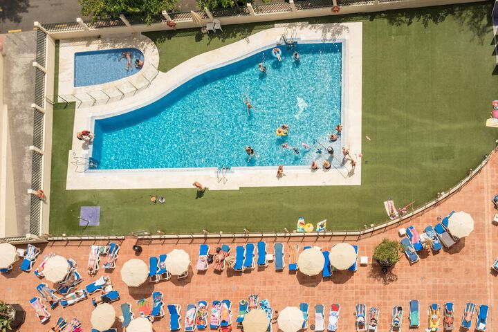 Hotel Pool