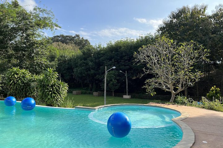 Pool 25 of 44