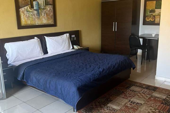 Room 13 of 23
