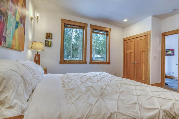 Room 4 of 20