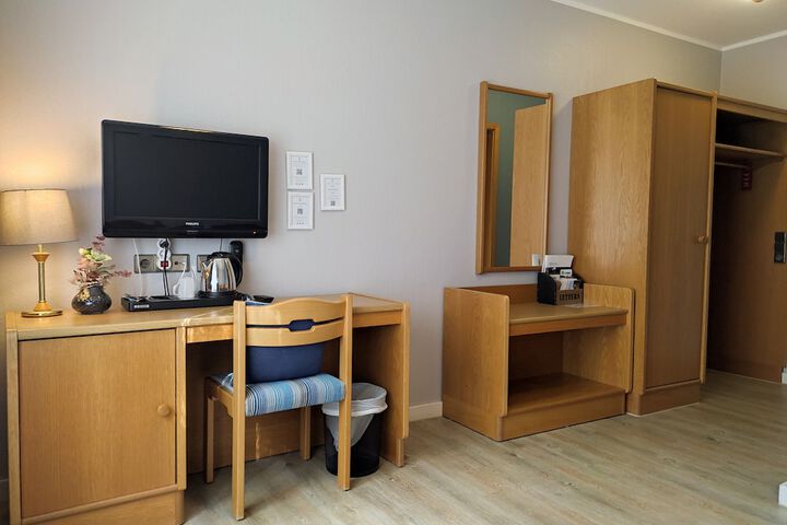 Room 4 of 67