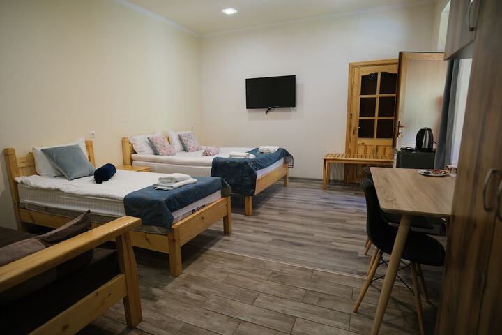 Room 19 of 94