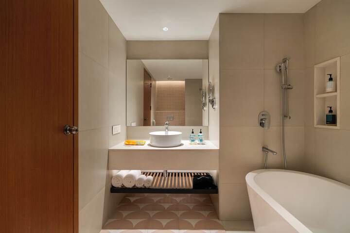 Room 16 of 42