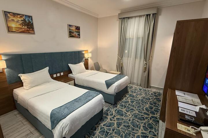 Room 8 of 42