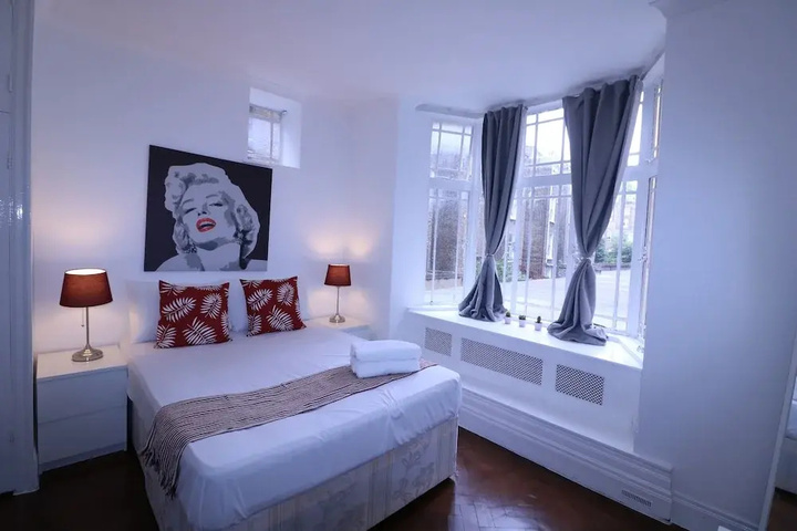 Room 43 of 48